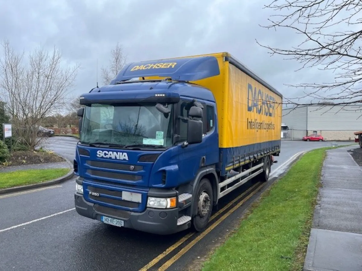 Scania P250 Curtainside with tail lift - Image 1