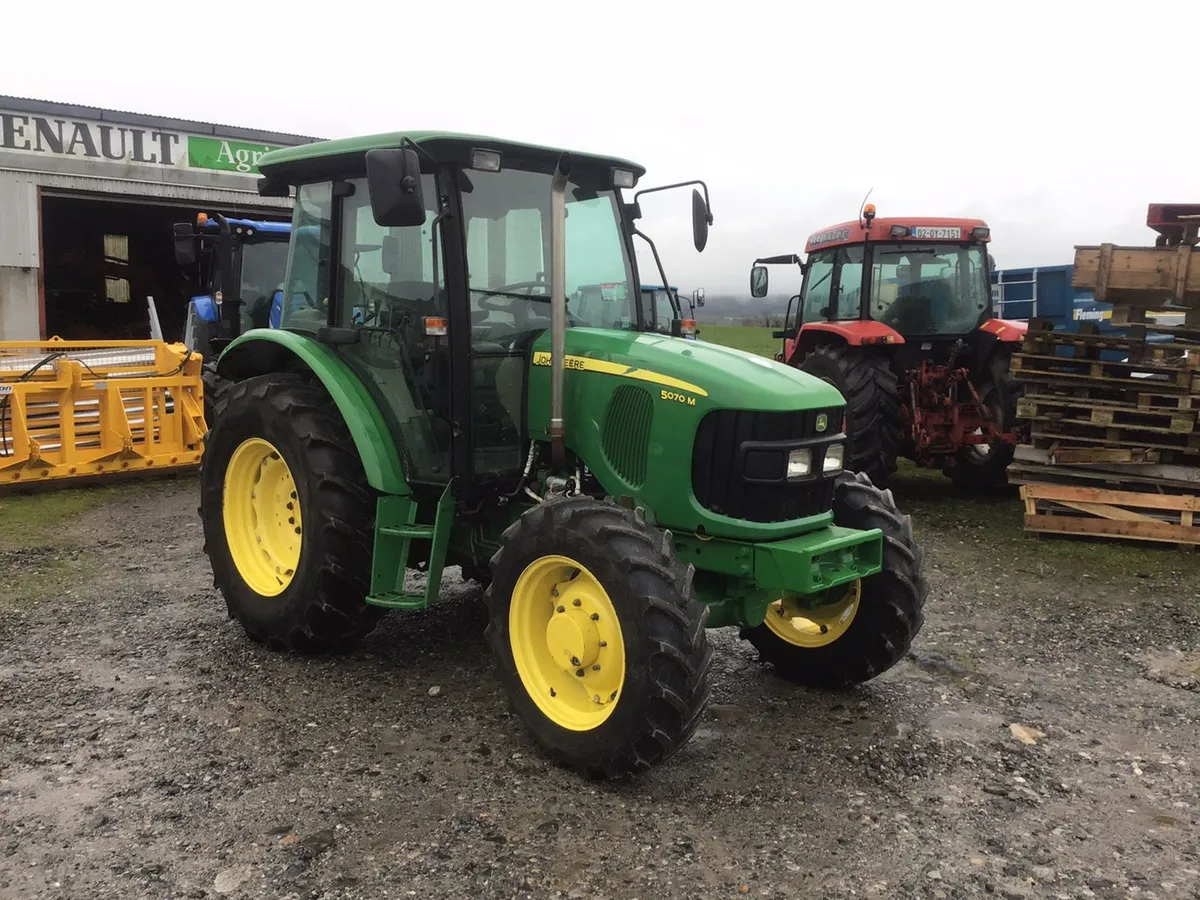 John Deere 5070M - Image 4