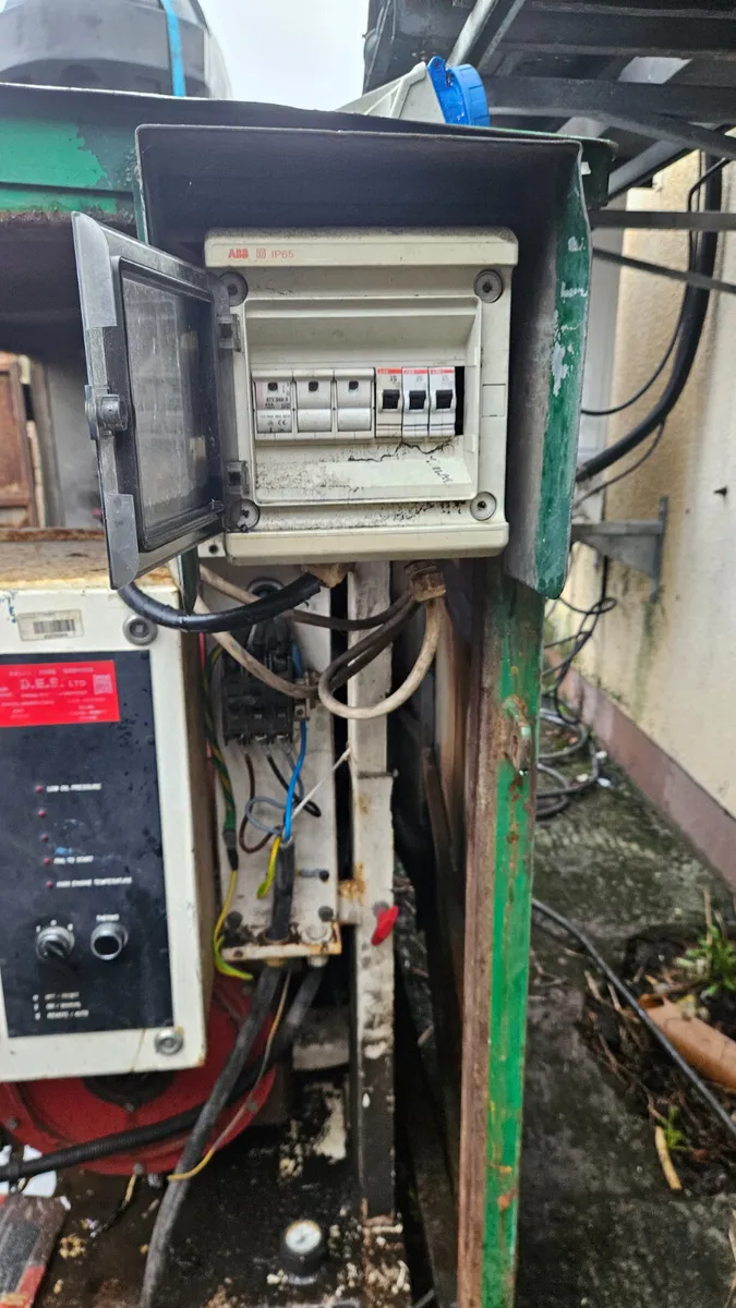 60 Kwa 3 phases generator - Image 4