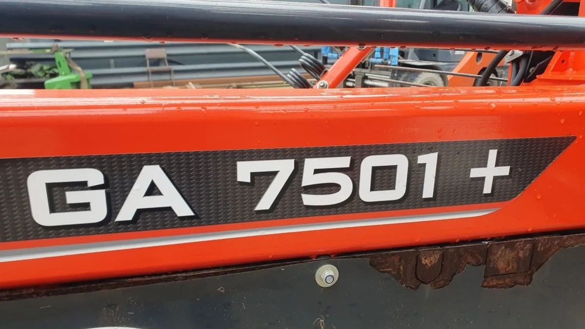 YR 2019 Kuhn GA 7501 + Twin Rotor Rake - Image 2