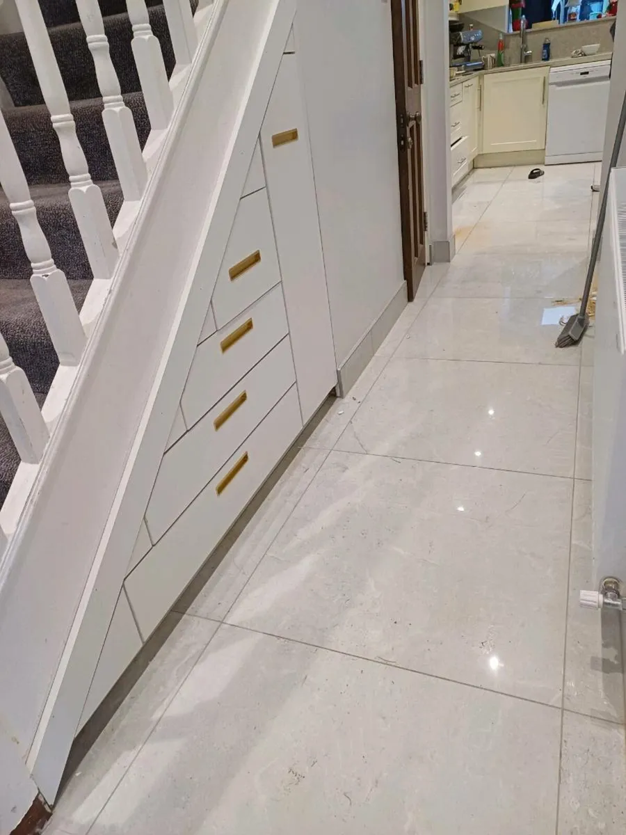 Carpenter/joiner / Cabinet Maker - Image 3