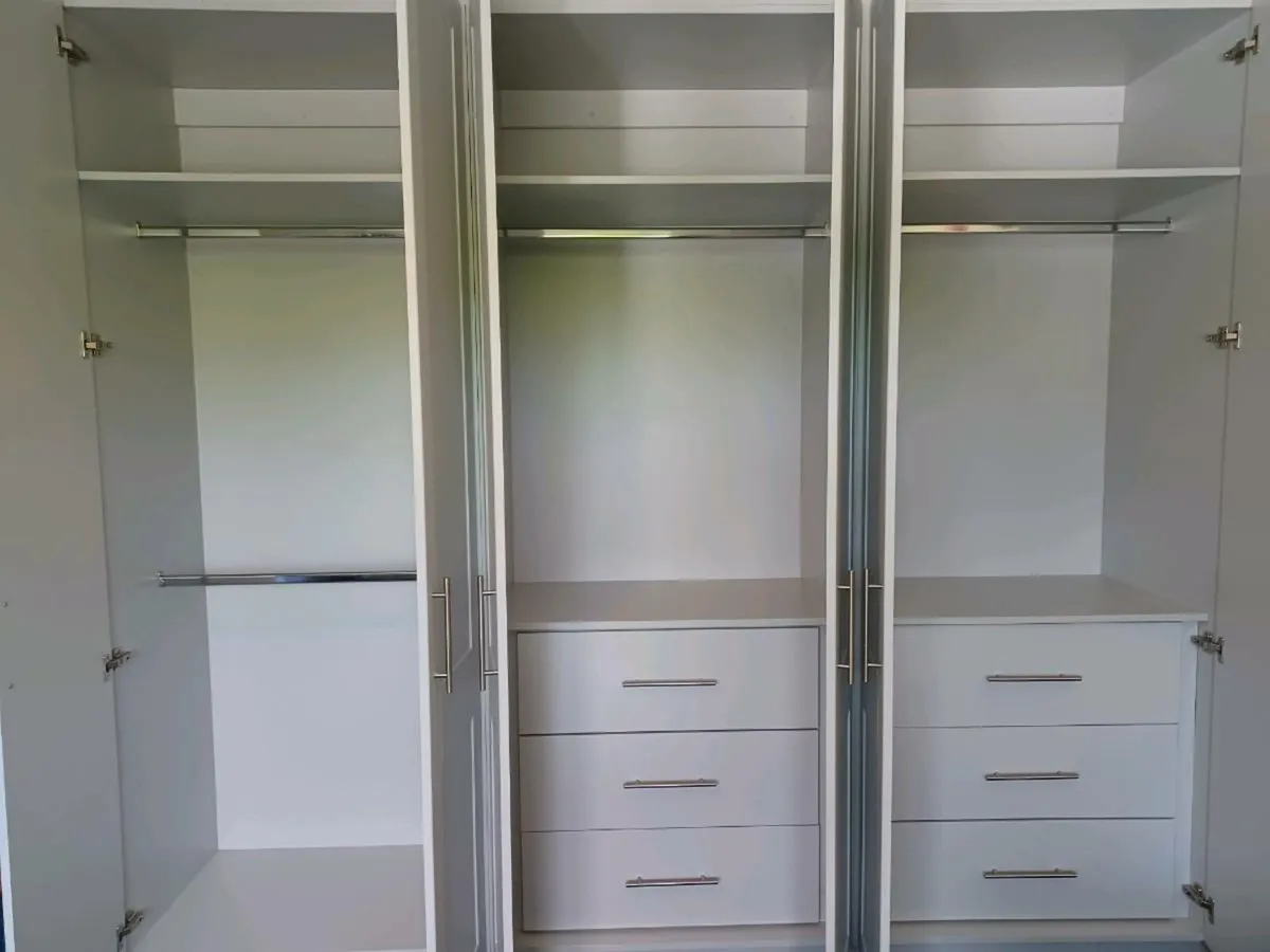 Carpenter/joiner / Cabinet Maker - Image 4