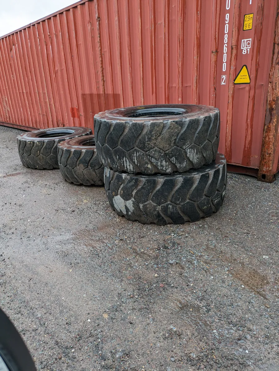 Volvo L60 JCB  tyres 20.5 R25  Heavy duty Michelin - Image 1