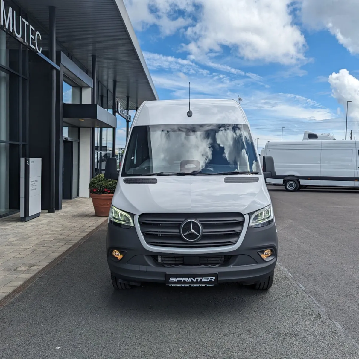 Mercedes Sprinter 317 MWB Auto Select in stock - Image 2