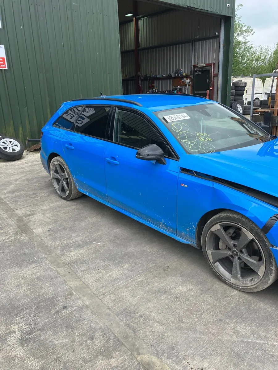 2022 Audi a4 parts breaking Quattro - Image 2