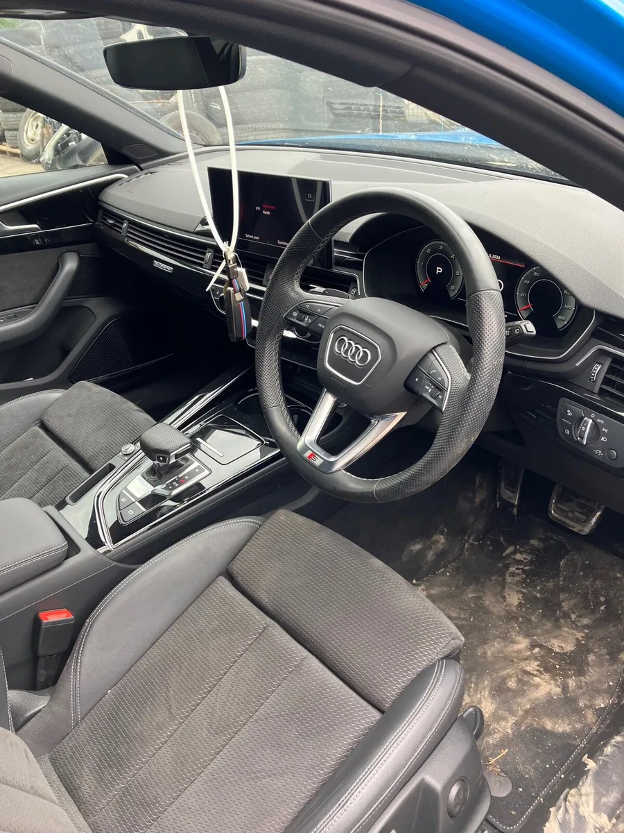 2022 Audi a4 parts breaking Quattro - Image 3