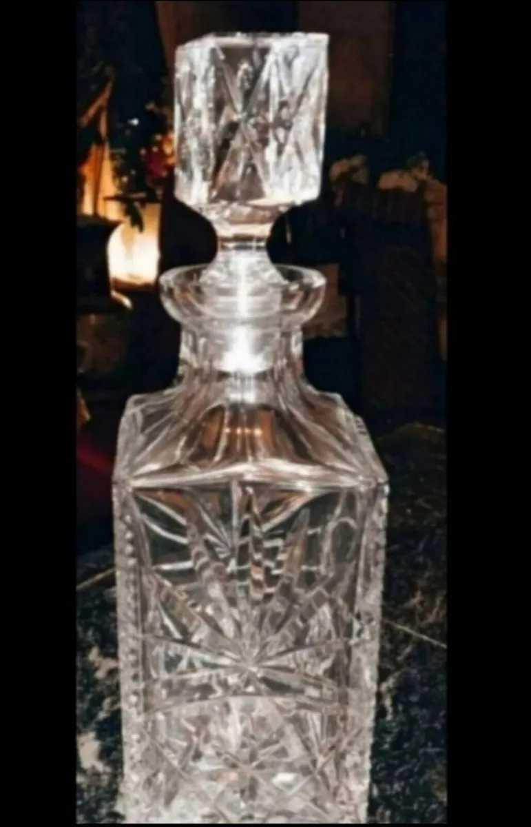 Stunning cut crystal hravy decanter - Image 2