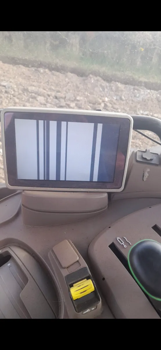 Case Puma ,Holland, c inrelliview 4 screen repairs - Image 4