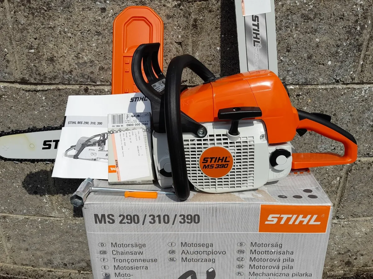 Selling Chainsaw - Image 1