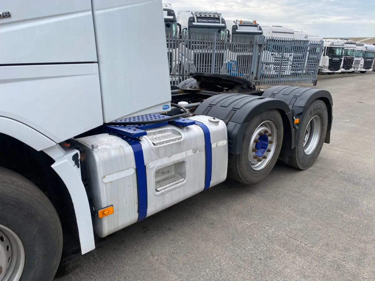 2014 Volvo FH460 6x2 Globetrotter - Image 4
