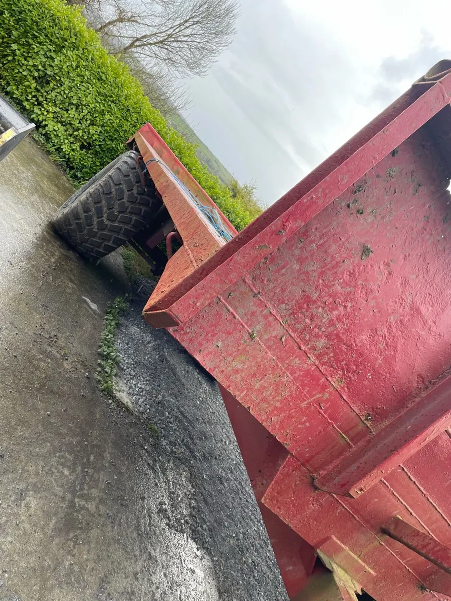 11 Bale Trailer - Image 4