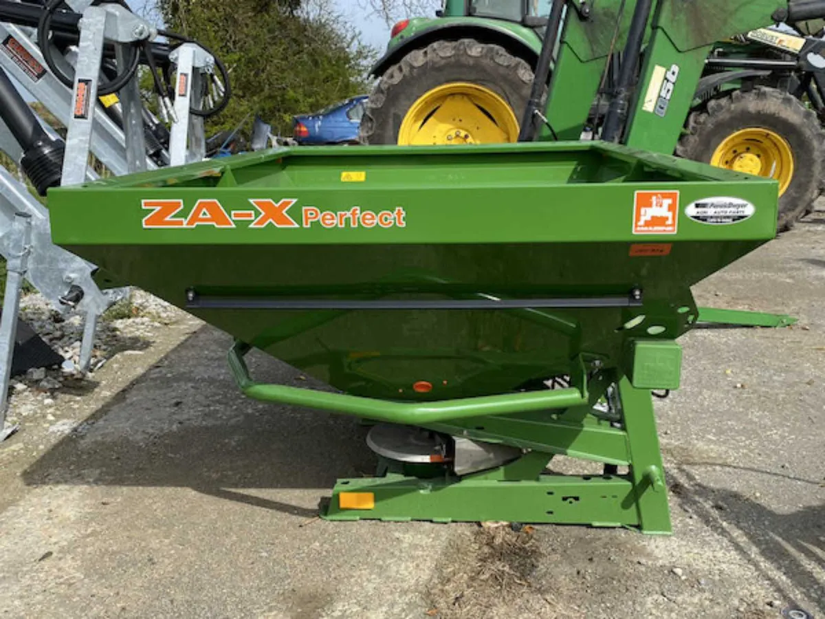 New Amazone Zax 903 Only €499+vat every 6 Month - Image 3