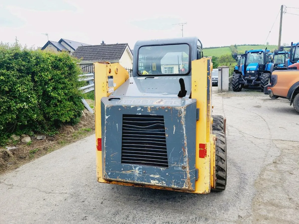 Mustang 2054 only 1200 hours - Image 4