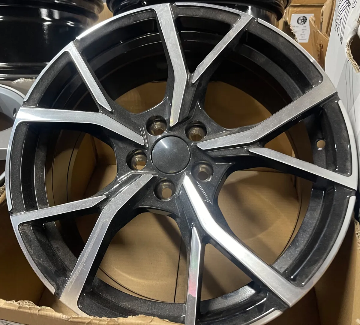 18” 5x100 alloys & tyres bora golf4 Toledo beetle