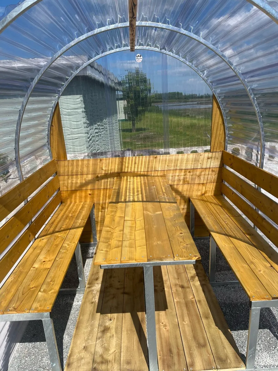 Outdoor Dining seating pods - Image 4