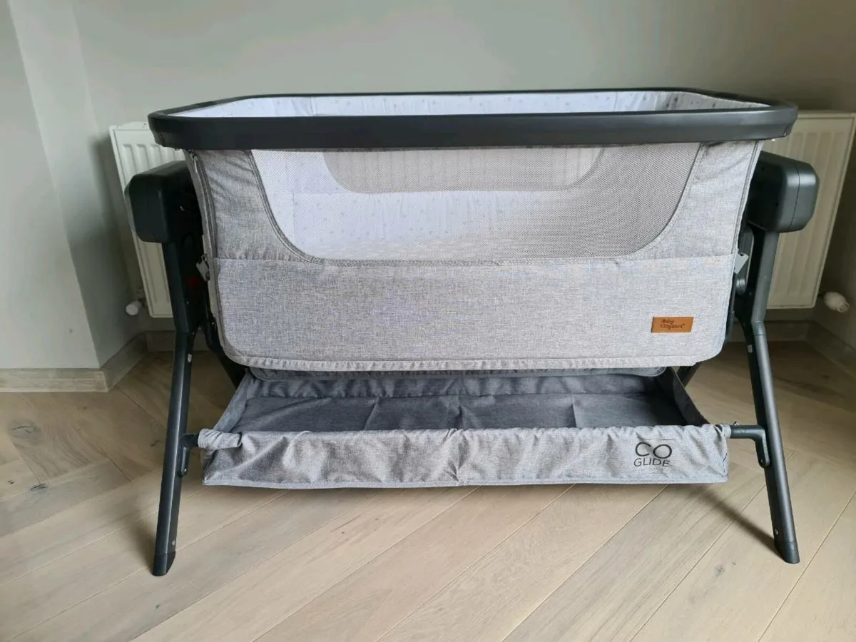 Baby Elegance Co Glide Electric Bedside Baby Crib - Image 1