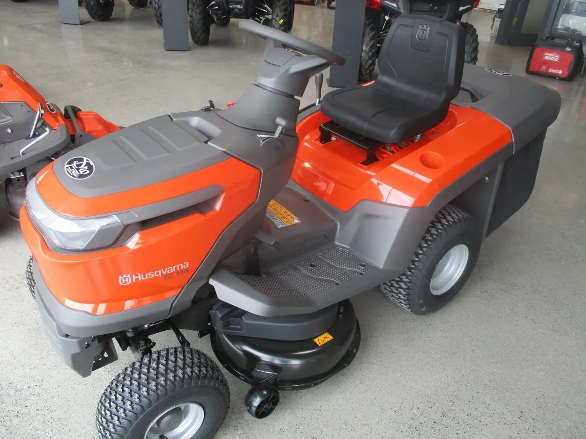 Husqvarna tractor  mower TC 114 - Image 3
