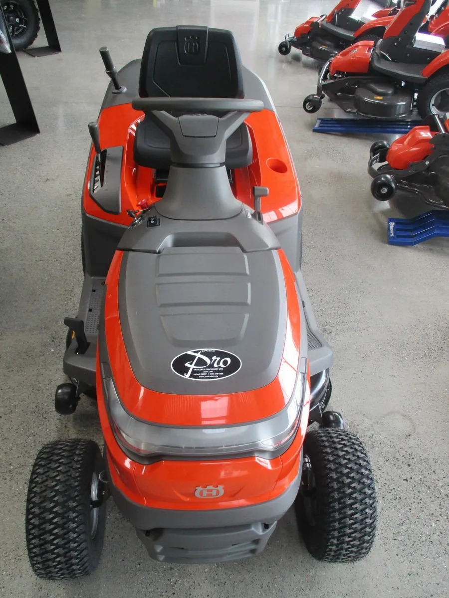 Husqvarna tractor  mower TC 114 - Image 4