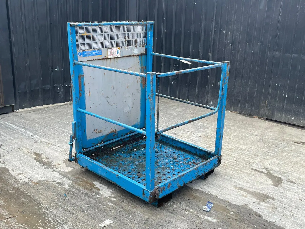 2 Person Man Basket - Image 1