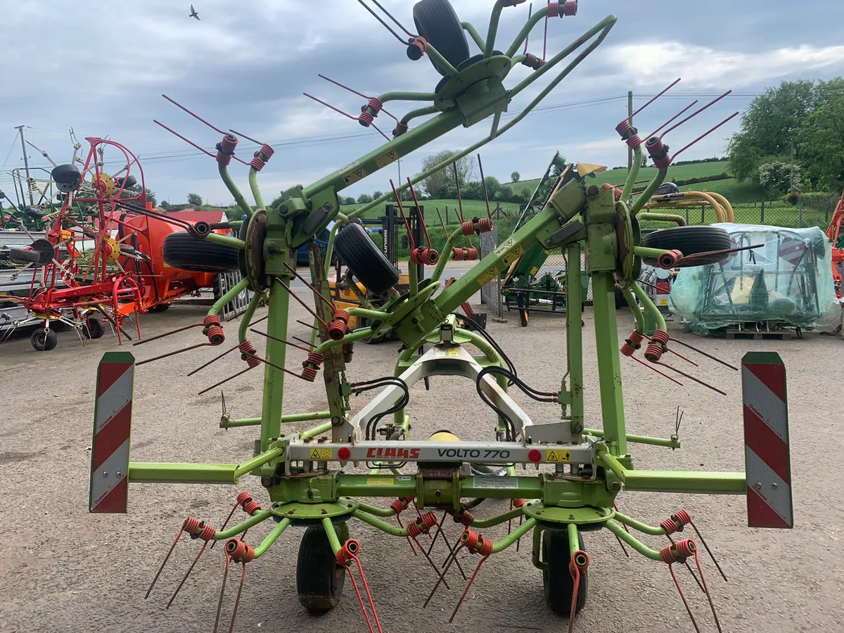 Claas Volto 770 Tedder - Image 4