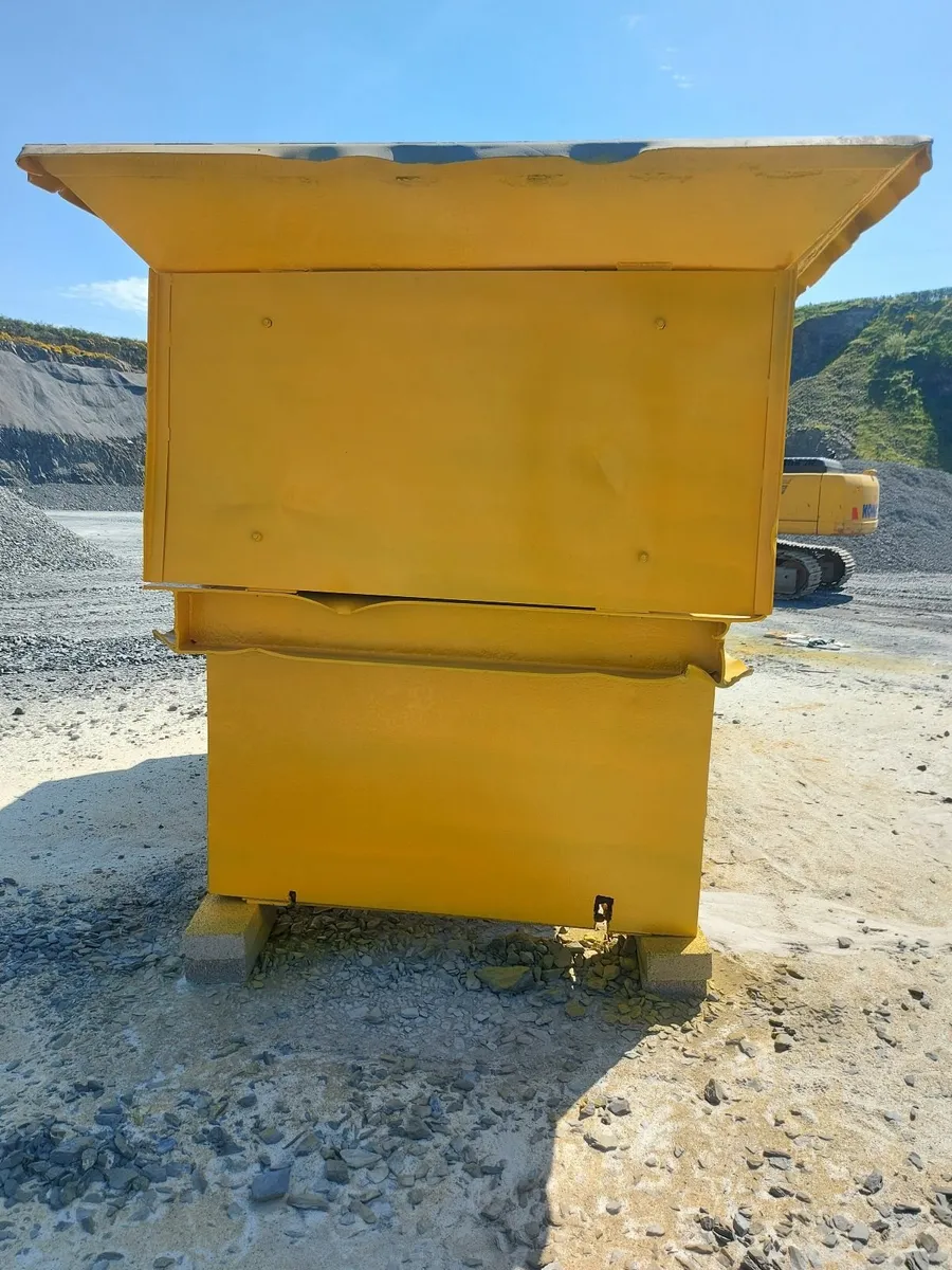 Crusher/ screener hopper - Image 2