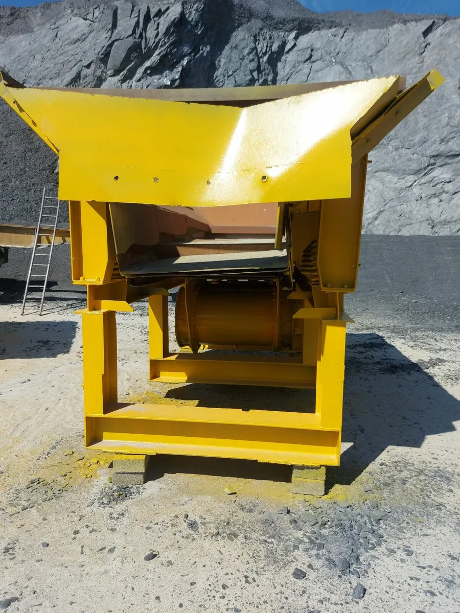 Crusher/ screener hopper - Image 4