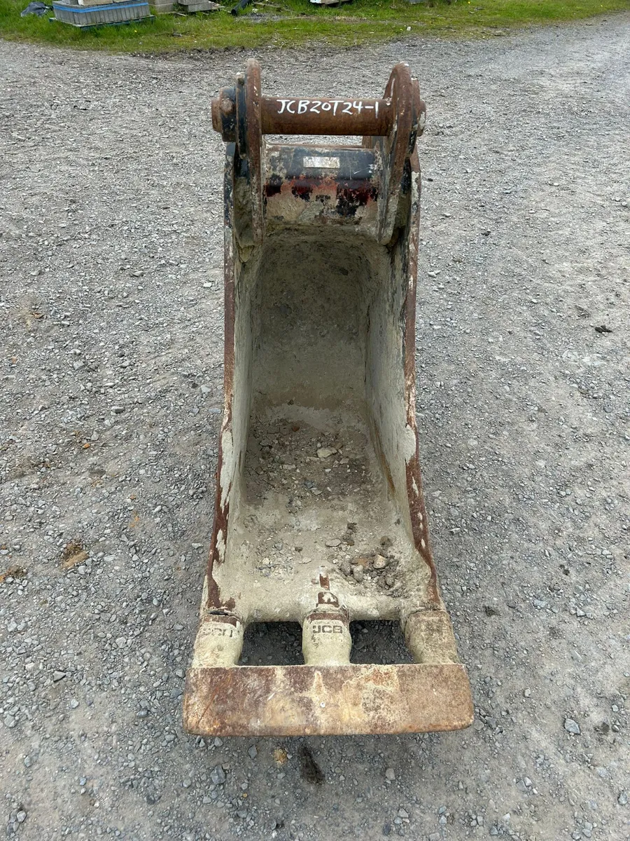 JCB 20 Ton 24” /600mm digging bucket - Image 1