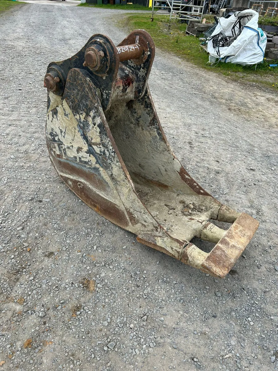 JCB 20 Ton 24” /600mm digging bucket - Image 2