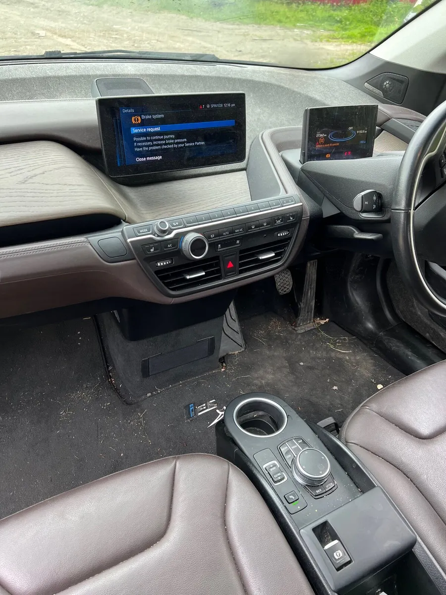 Breaking bmw i3s i01 full electric 2019 - Image 3