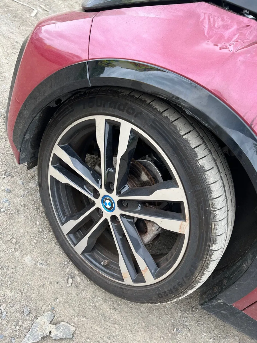 Breaking bmw i3s i01 full electric 2019 - Image 2
