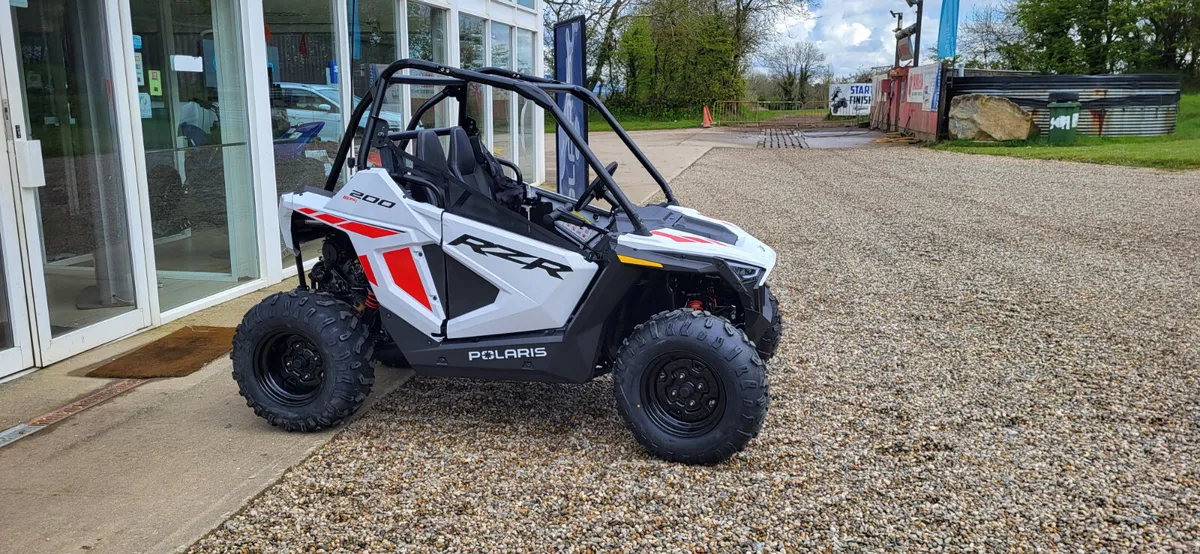 NEW POLARIS RZR 200 EFI - Image 1