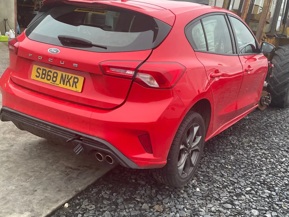 2019 Ford focus for breaking - Image 1