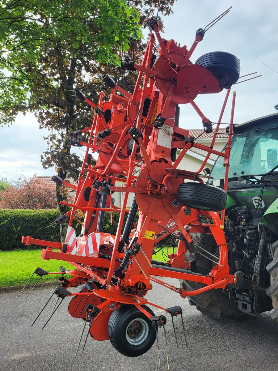 Kuhn GF 8712 tedder - Image 4