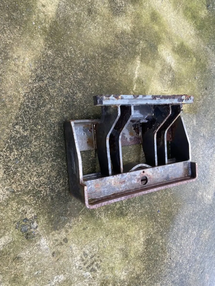 Weight Carrier suit MF 590, 290, 690 etc - Image 1