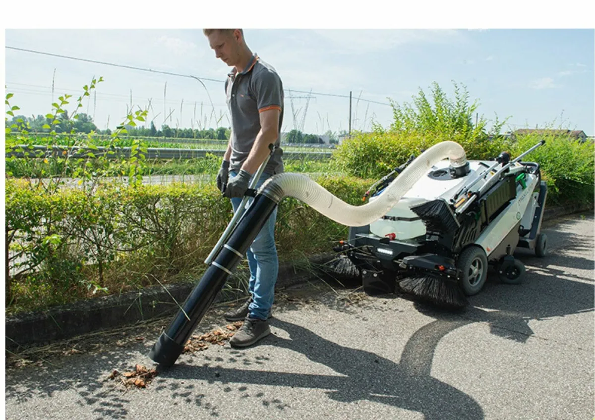 Green Clean Maxwind sweeper - Image 4