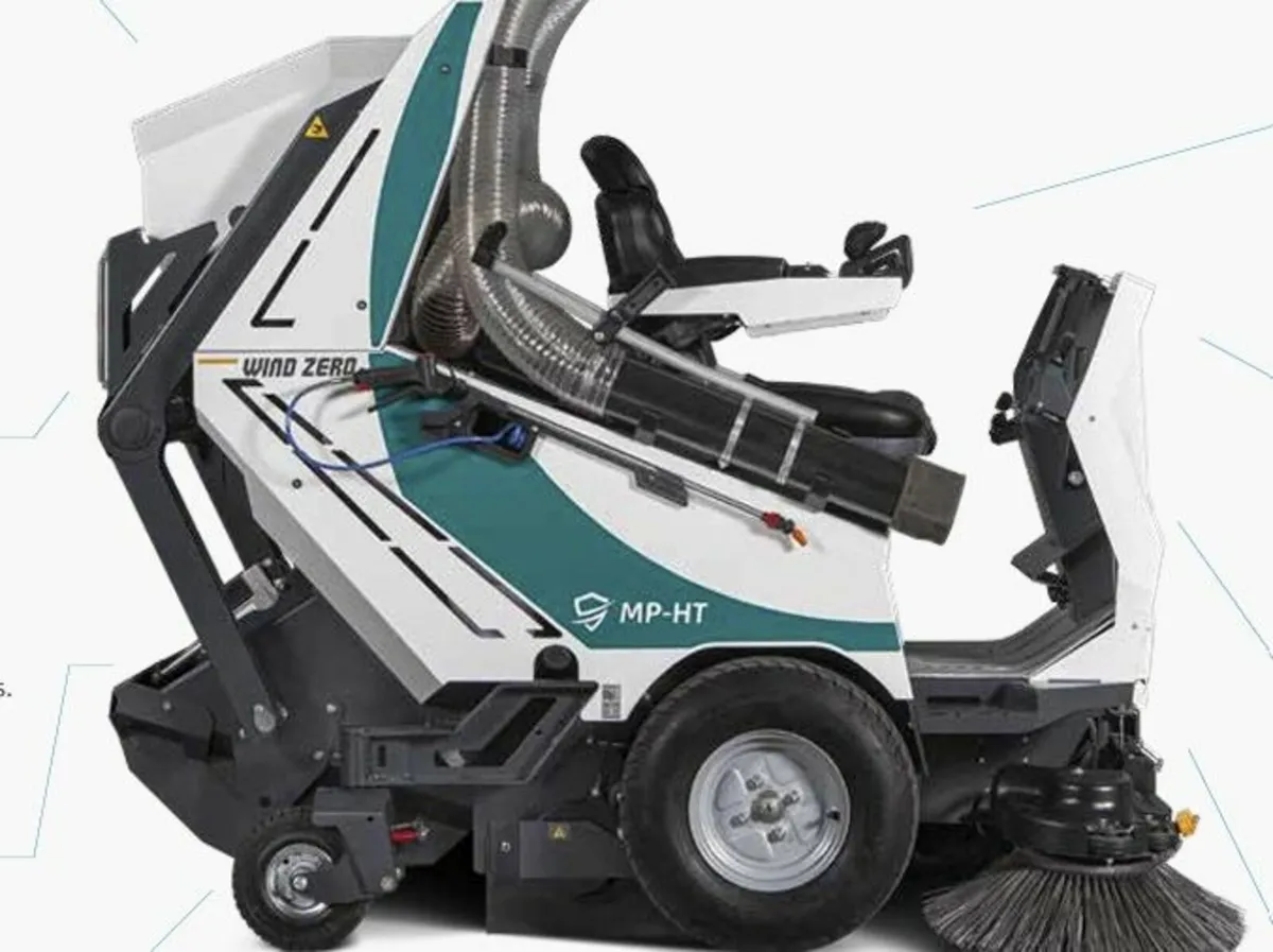 Green Clean  Electric Outdoor sweeper - Image 3
