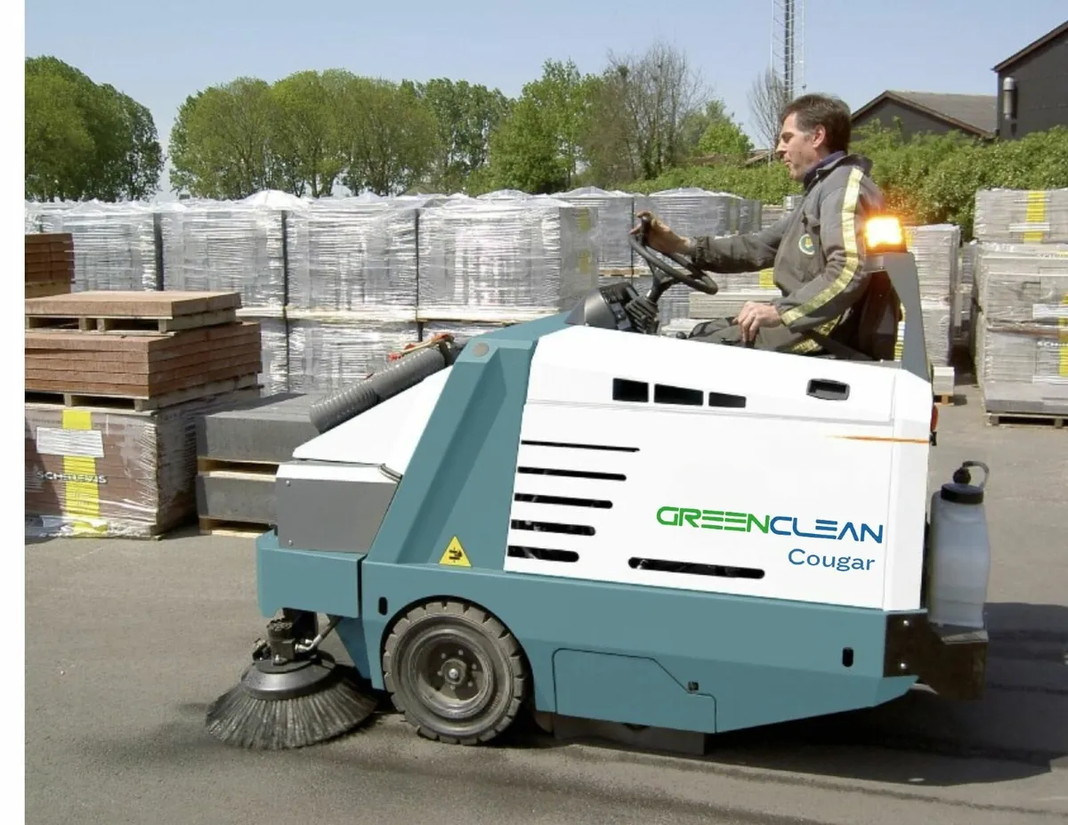outdoor sweeper - Image 2
