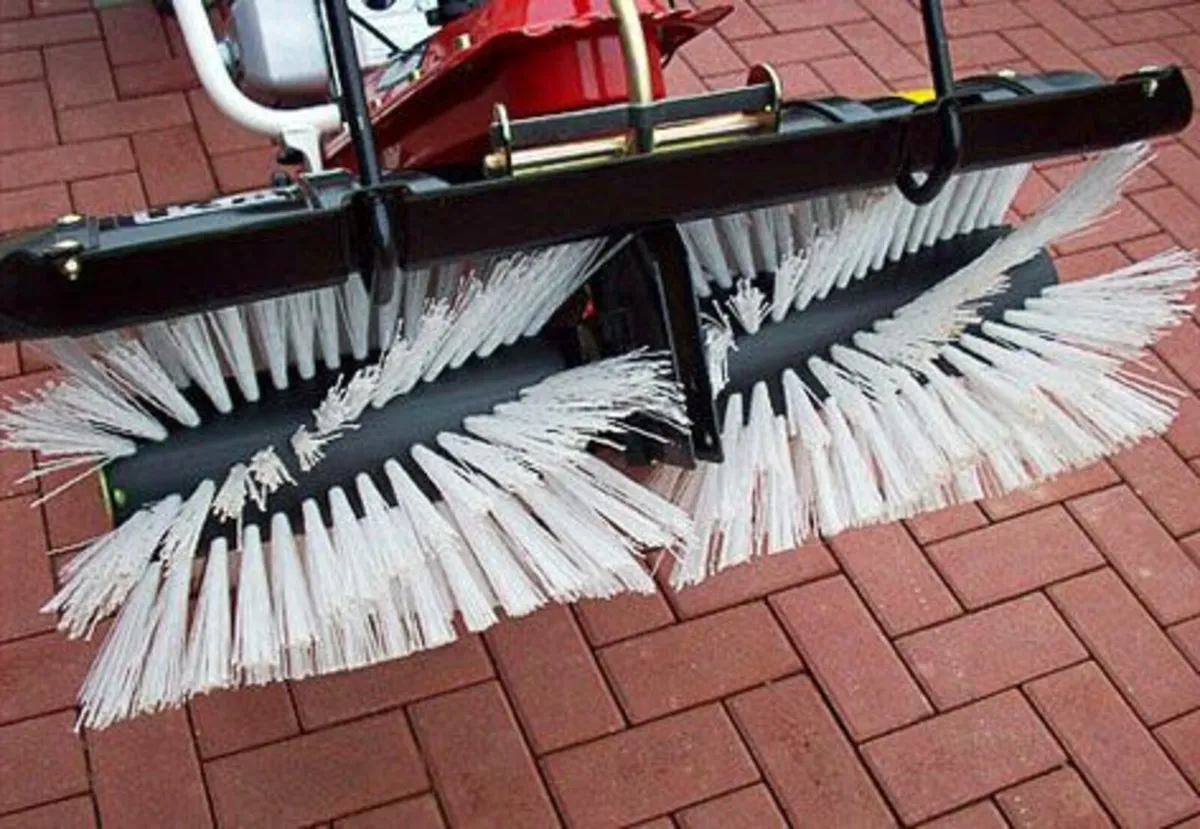 Tielbuerger TK17 outdoor sweeper - Image 4