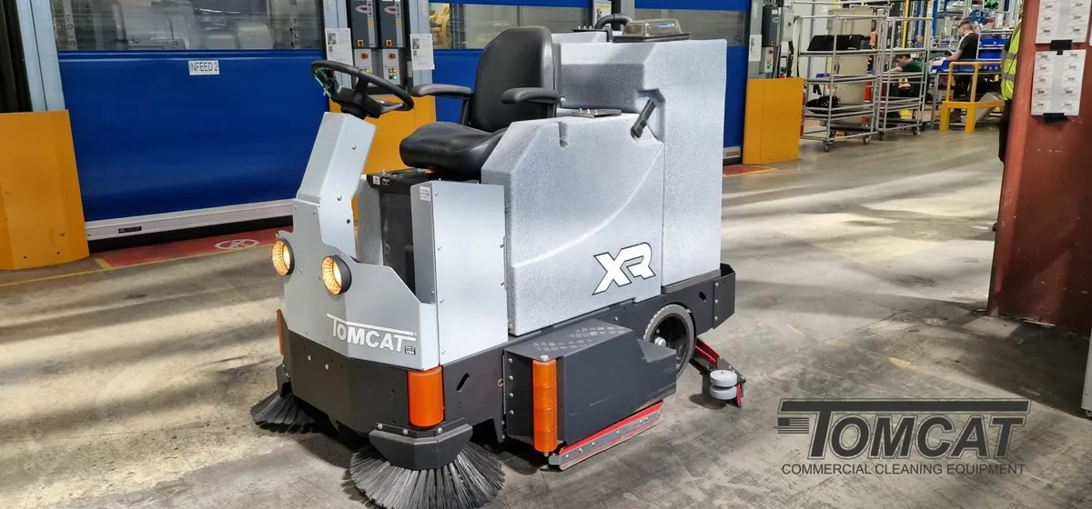 Tomcat ride on scrubber dryers Factory cleaning - Image 2