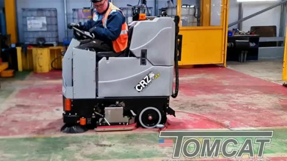 Tomcat ride on scrubber dryers Factory cleaning - Image 3