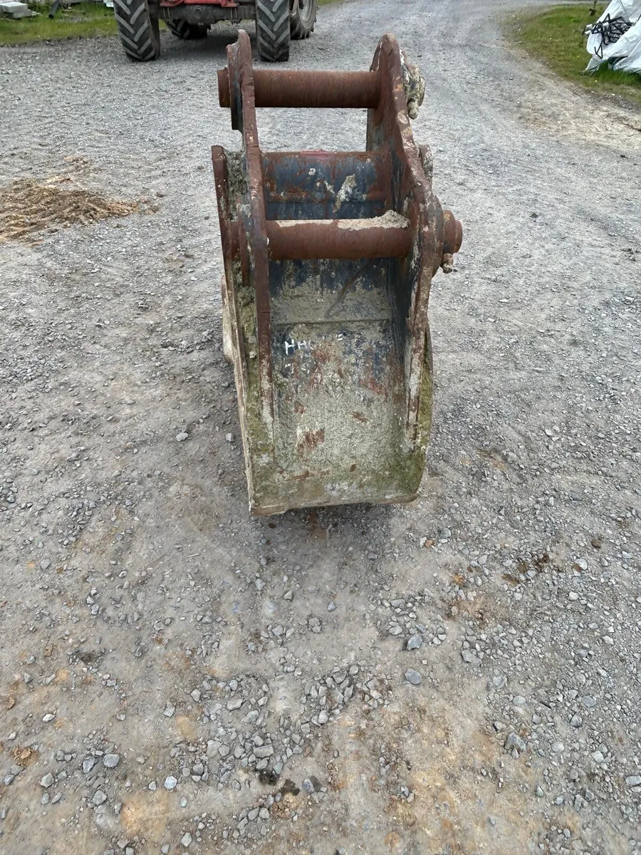 JCB 20 Ton 24” /600mm digging bucket - Image 4
