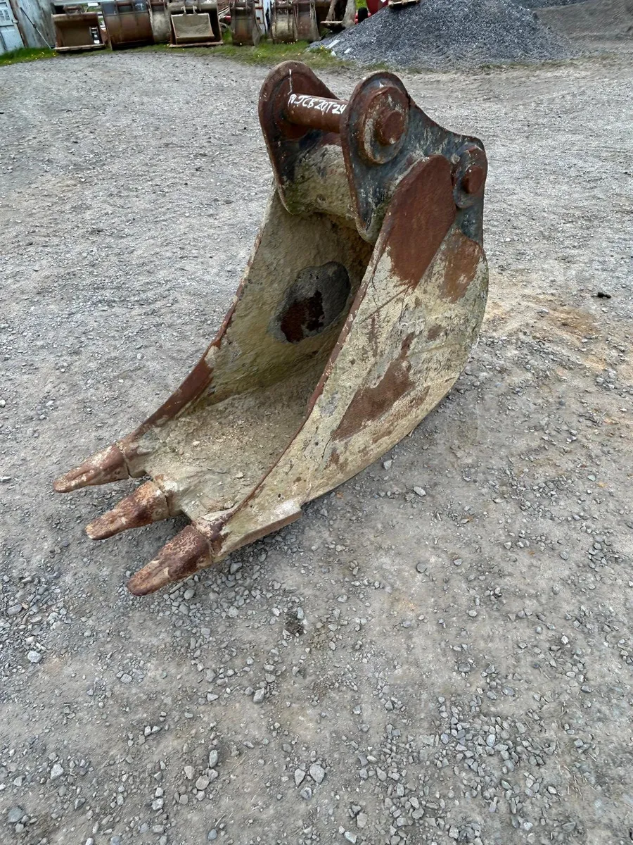 JCB 20 Ton 24” /600mm digging bucket - Image 3