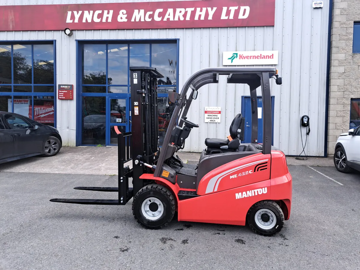 Manitou ME 425 C electric forklift - Image 1