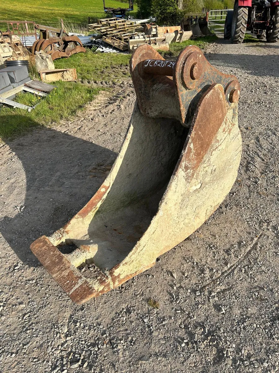 JCB 20 Ton 24” /600mm digging bucket - Image 2