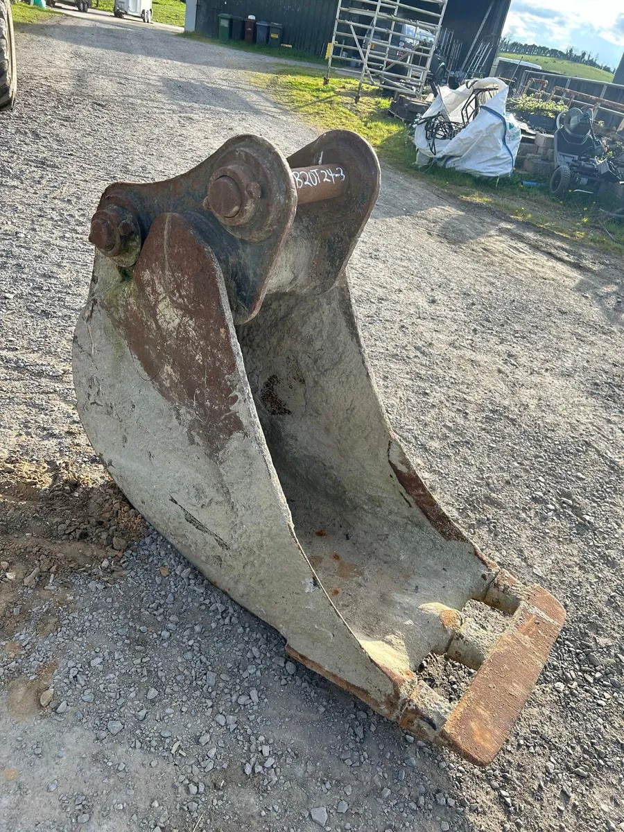 JCB 20 Ton 24” /600mm digging bucket - Image 3