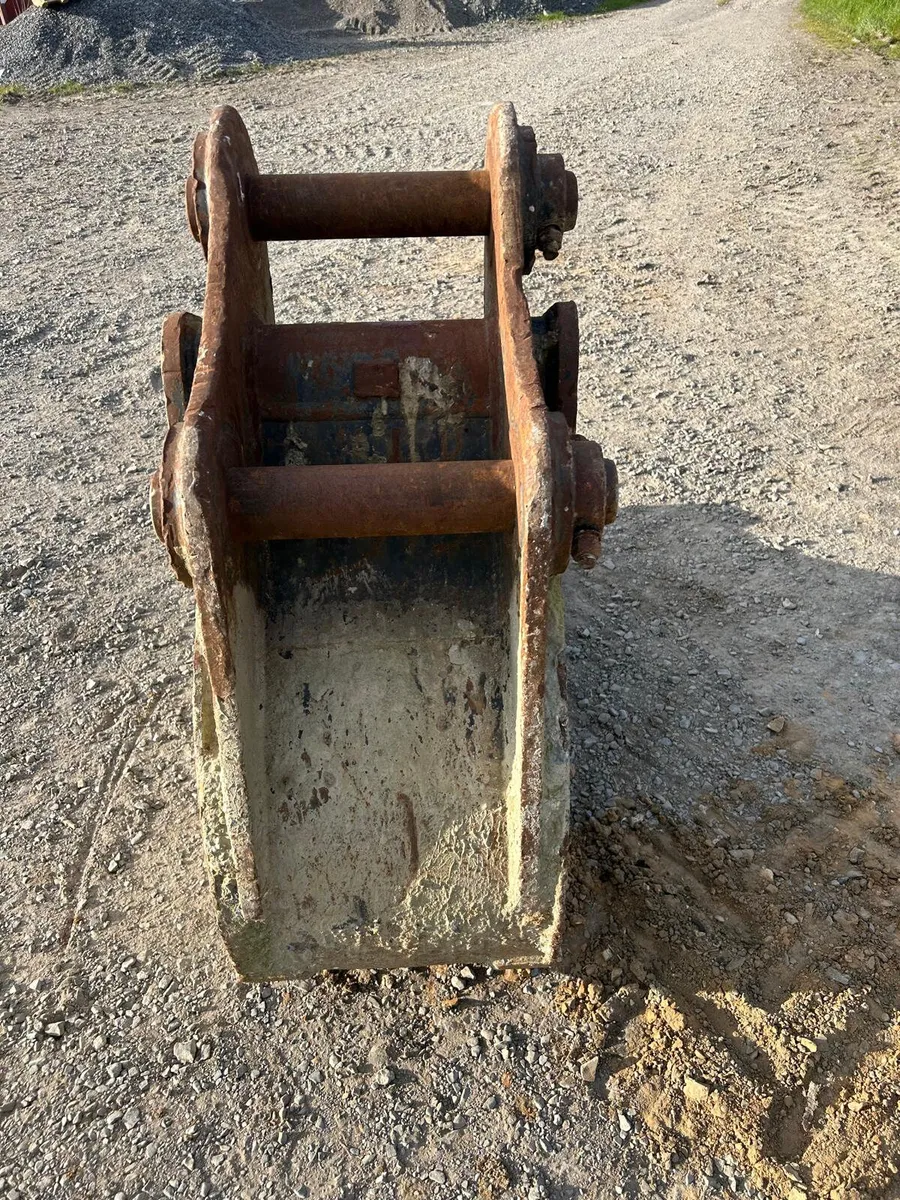 JCB 20 Ton 24” /600mm digging bucket - Image 4