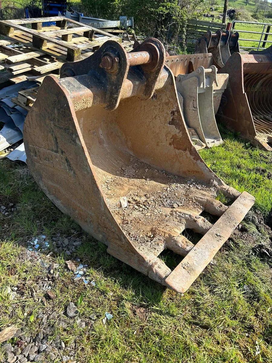 20 Ton 48”/ 1200mm digging bucket - Image 1
