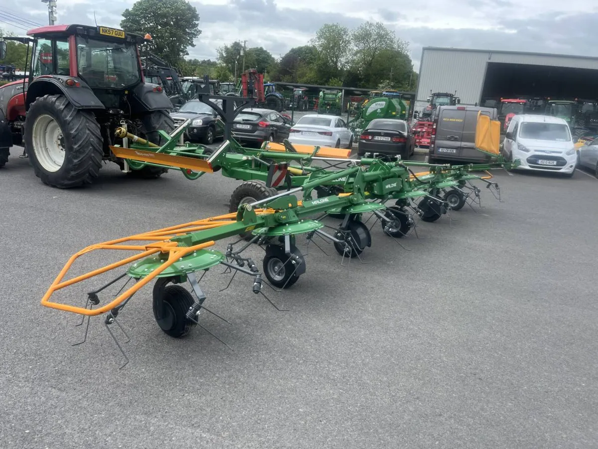 Malone 6 Rotor Trailed Tedder - Image 2