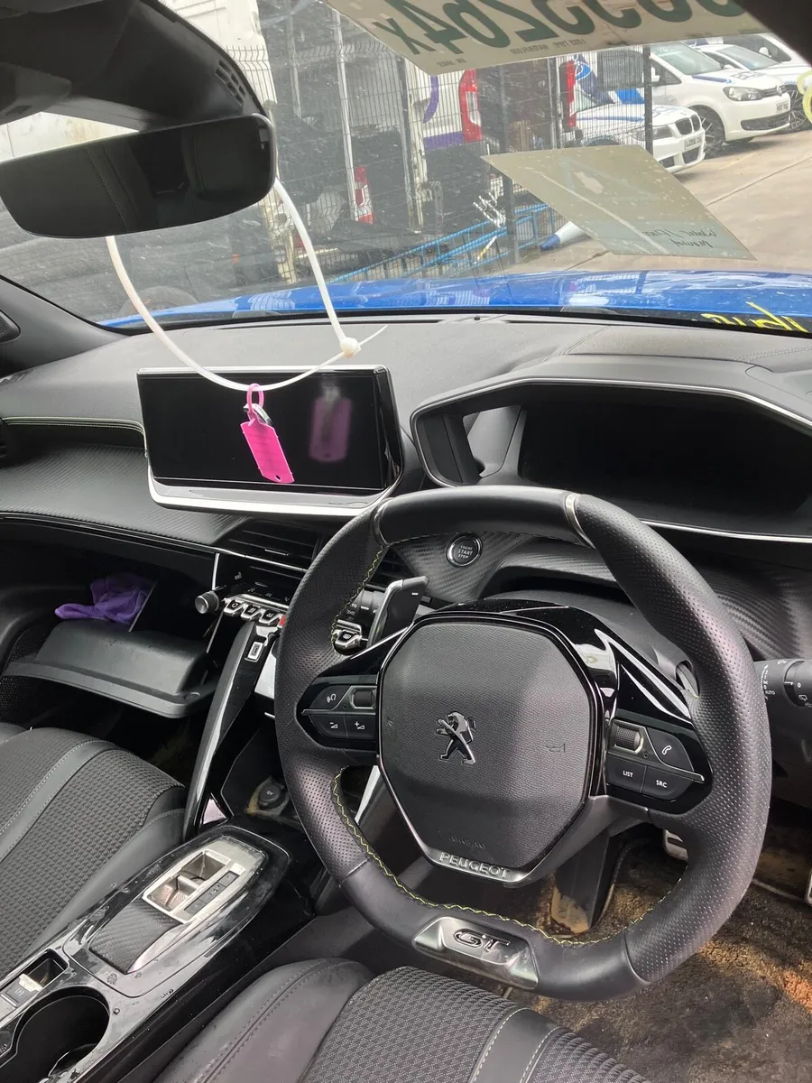 2023 Peugeot 2008 gt line parts breaking - Image 3