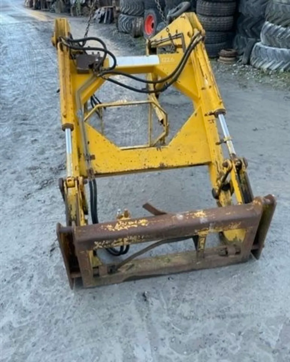 Grays 430 Loader- To Fit NH TS100 TS110 & 7740 Etc - Image 3